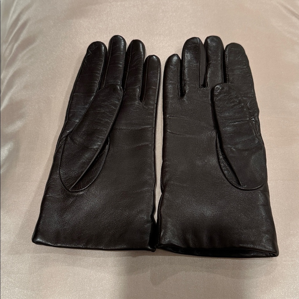 Coach Leather Short Gloves - Picture 3 of 6